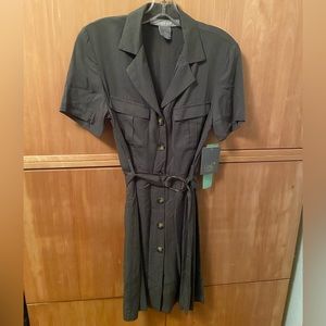 Green collared dress NWT